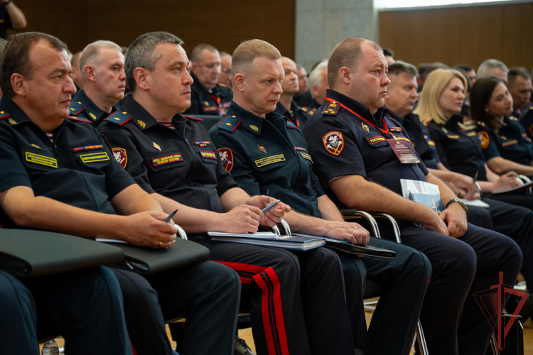 Руководитель управления вневедомственной охраны Росгвардии по Саратовской области принял участие во Всероссийском совещании-семинаре в Нижнем Новгороде