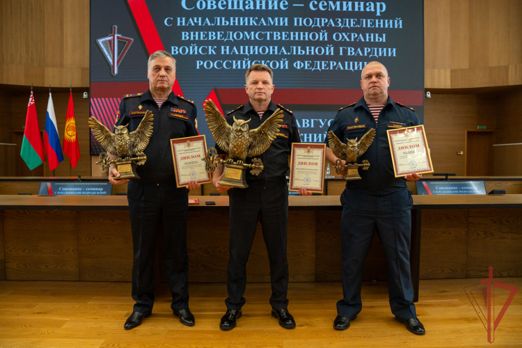 Руководитель управления вневедомственной охраны Росгвардии по Саратовской области принял участие во Всероссийском совещании-семинаре в Нижнем Новгороде