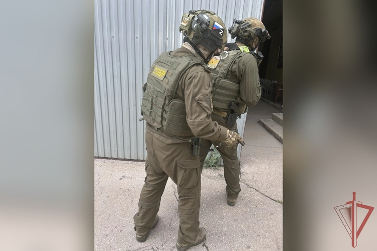 В Саратове при силовой поддержке спецназа Росгвардии задержаны подозреваемые в хранении немаркированной табачной продукции