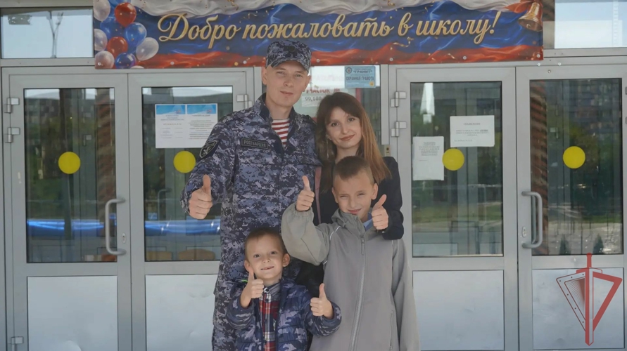 В Саратове военнослужащие и сотрудники Росгвардии голосуют на выборах