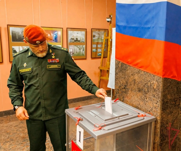 В Саратове военнослужащие и сотрудники Росгвардии голосуют на выборах