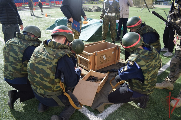 В честь Дня сил специального назначения Росгвардии прошли военно-тактические соревнования молодёжи допризывного возраста