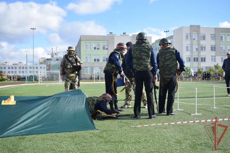 В честь Дня сил специального назначения Росгвардии прошли военно-тактические соревнования молодёжи допризывного возраста