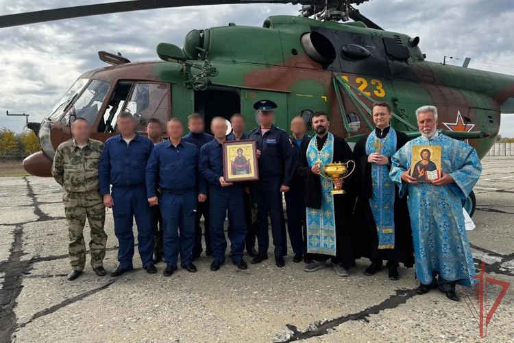 В Саратовской области военнослужащие летной эскадрильи Приволжского ордена Жукова округа войск национальной гвардии Российской Федерации совершили воздушный крестный ход(ВИДЕО)