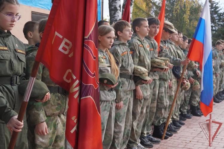 В Марксе состоялось торжественное открытие учебных сборов детско-юношеского движения «Гвардейская смена»