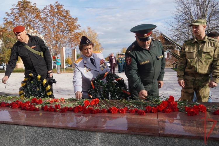В Марксе состоялось торжественное открытие учебных сборов детско-юношеского движения «Гвардейская смена»