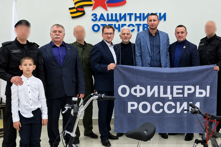 В Саратове детям ветеранов СВО вручили подарки в рамках гранта «Семьям Наших Героев